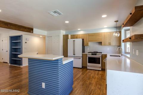 1212 W Camino Desierto, Tucson, AZ 85704