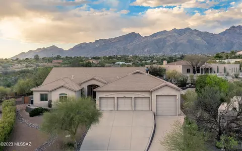 5521 E Rio Verde Vista Dr, Tucson, AZ 85750