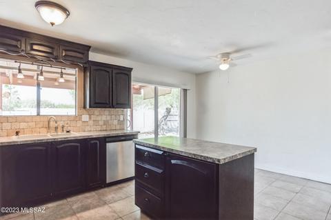 8601 E 4th St, Tucson, AZ 85710 photo 9