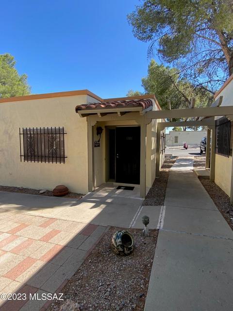 115 W Calle Del Ano, Green Valley, AZ 85614