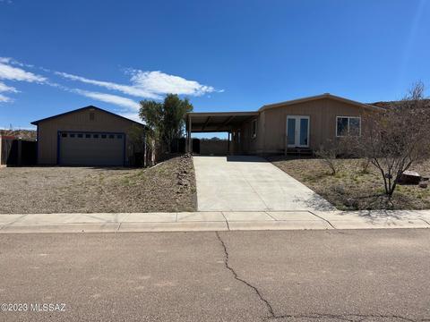 693 W Coachline Ln, Benson, AZ 85602