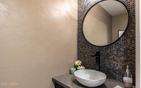 2240 E Lind Rd, Tucson, AZ 85719 photo 13