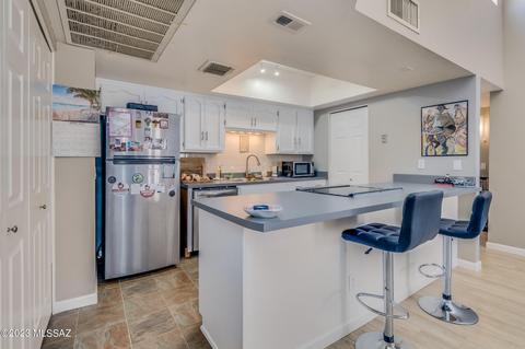 1200 E River Rd #L-161, Tucson, AZ 85718