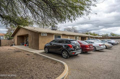 222-236 W Roger Rd, Tucson, AZ 85705
