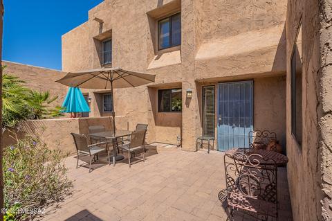 2961 E Winterhaven Dr, Tucson, AZ 85716