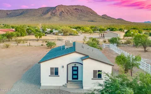 4351 W Tetakusim Rd, Tucson, AZ 85746