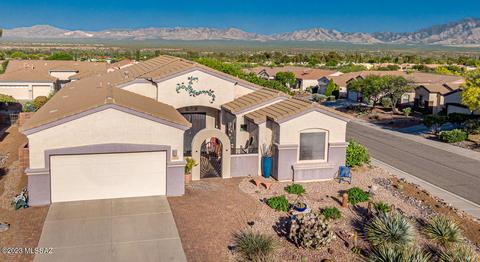 30 N Bent Ridge Dr, Green Valley, AZ 85614