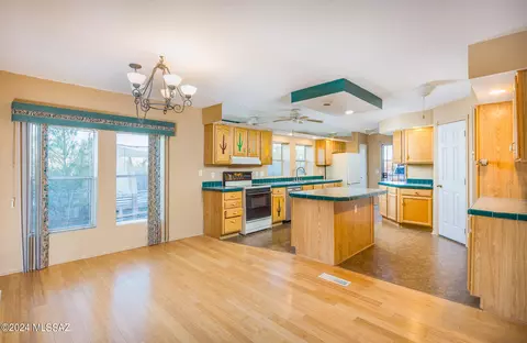 13575 E Kahlua Rd, Vail, AZ 85641 photo 5