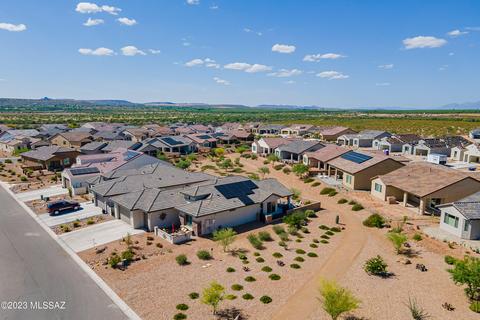 1379 E Quartzite Way, Green Valley, AZ 85614