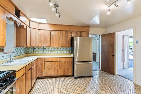902 E Prince Rd, Tucson, AZ 85719 photo 13