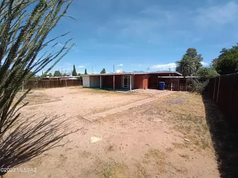 7202 E Sylvane Dr, Tucson, AZ 85710 photo 3