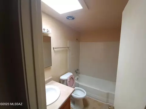 7202 E Sylvane Dr, Tucson, AZ 85710 photo 5