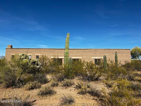 6785 N Wade Rd, Tucson, AZ 85745