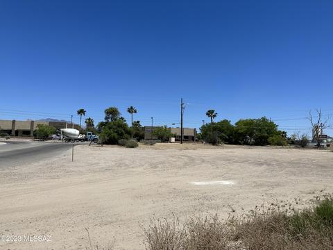 7631 N Business Park Dr, Tucson, AZ 85743