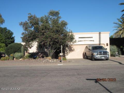 1090 N Paseo De Golf, Green Valley, AZ 85614