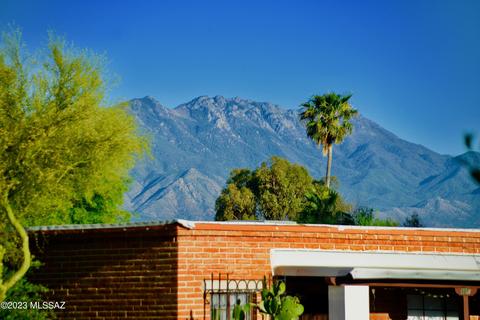 302 S Paseo Lobo #A, Green Valley, AZ 85614