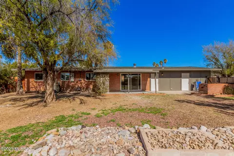 8552 E 24th St, Tucson, AZ 85710