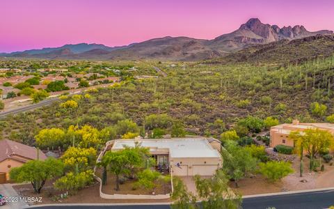 8242 W Circulo De Los Morteros, Tucson, AZ 85743