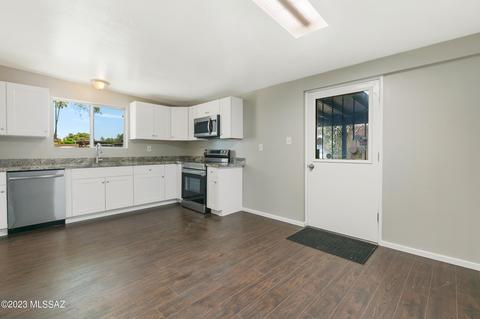 5643 E Baker St, Tucson, AZ 85711 photo 9
