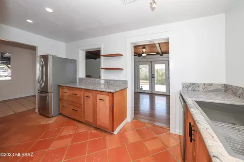 6232 E Sylvane St, Tucson, AZ 85711 photo 9