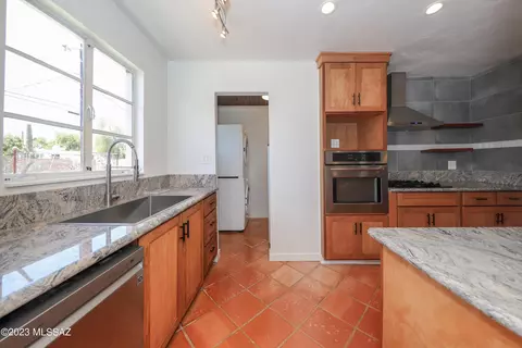 6232 E Sylvane St, Tucson, AZ 85711 photo 8
