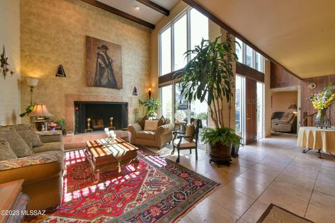 720 W Roller Coaster Rd, Tucson, AZ 85704