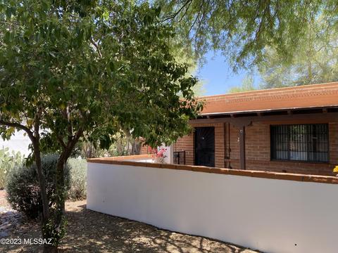 187 S Paseo Quinta #A, Green Valley, AZ 85614