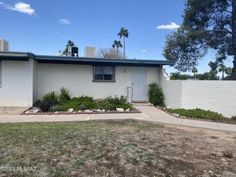 4001 S Winter Palm Dr, Tucson, AZ 85730