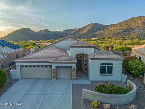 5098 W Coyote Gulch Loop, Marana, AZ 85658