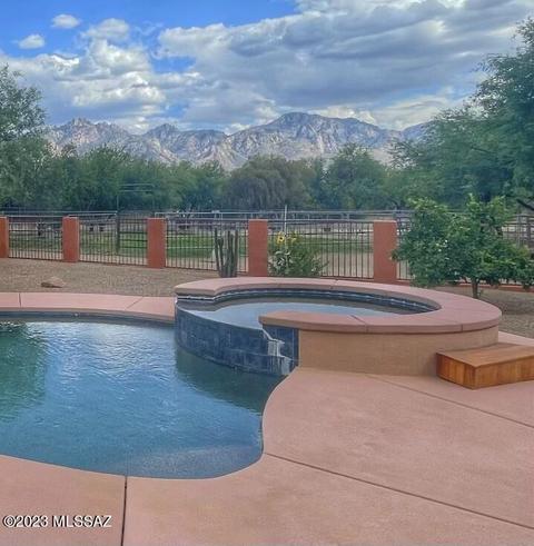 3672 E Nightingale Pl, Catalina, AZ 85739