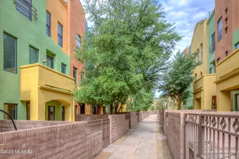 2447 E Autumn Flower Dr, Tucson, AZ 85718