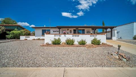702 S Abrego Dr E, Green Valley, AZ 85614