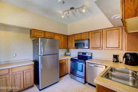1810 E Blacklidge Dr #514, Tucson, AZ 85719