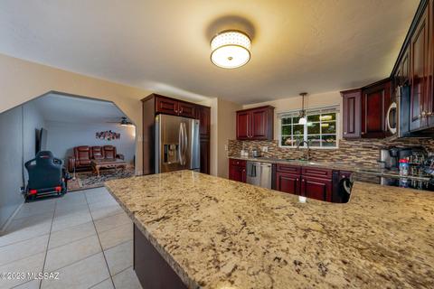 8618 E Colette St, Tucson, AZ 85710 photo 6