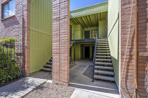 1524 S Columbus Blvd #2, Tucson, AZ 85711