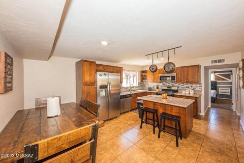 7362 E Sylvane Dr, Tucson, AZ 85710 photo 9