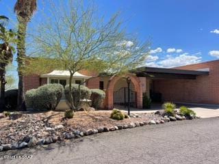 5530 N Arroyo Grande Dr, Tucson, AZ 85718