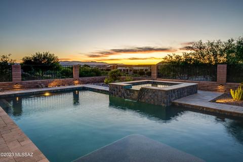 2487 E Canyon Crossing Dr, Green Valley, AZ 85614