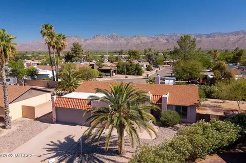 10057 E Hawthorne St, Tucson, AZ 85748