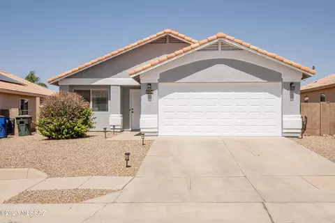 9399 E Yogo Sapphire Ln, Tucson, AZ 85747