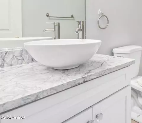 2546 Knightsbridge Dr, Tucson, AZ 85706
