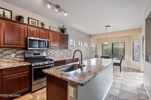 10616 E Oakbrook St, Tucson, AZ 85747 photo 9