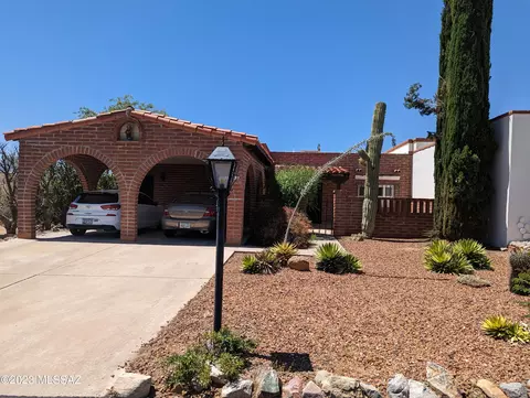 515 W Camino Del Poso, Green Valley, AZ 85614