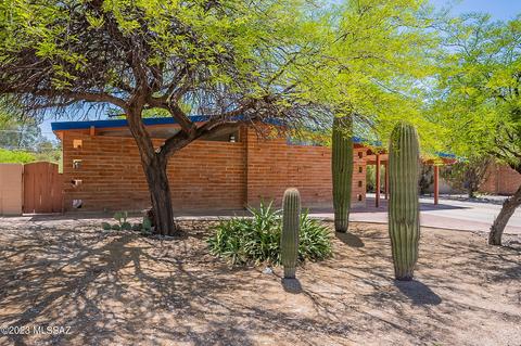 7002 E Kirkland Dr, Tucson, AZ 85710
