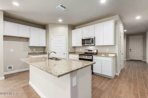 5517 W Summer View Dr, Marana, AZ 85658