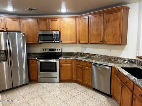 6586 E Splendid Ln, Tucson, AZ 85756 photo 5