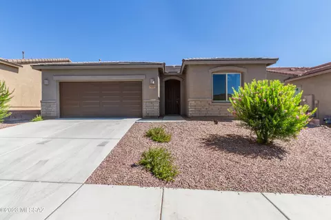 2520 W Dome Rock Dr, Green Valley, AZ 85622