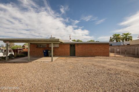 8241 E 18th St, Tucson, AZ 85710