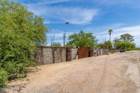 2562 W Mossman Rd, Tucson, AZ 85746