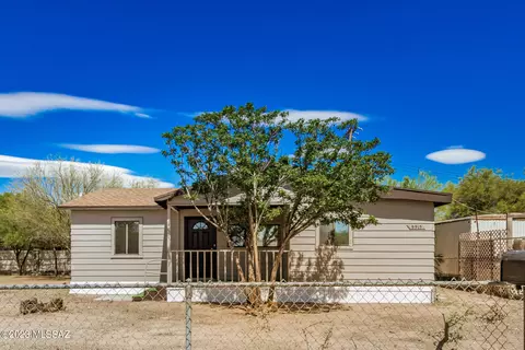 9915 S Terry Ln, Tucson, AZ 85756